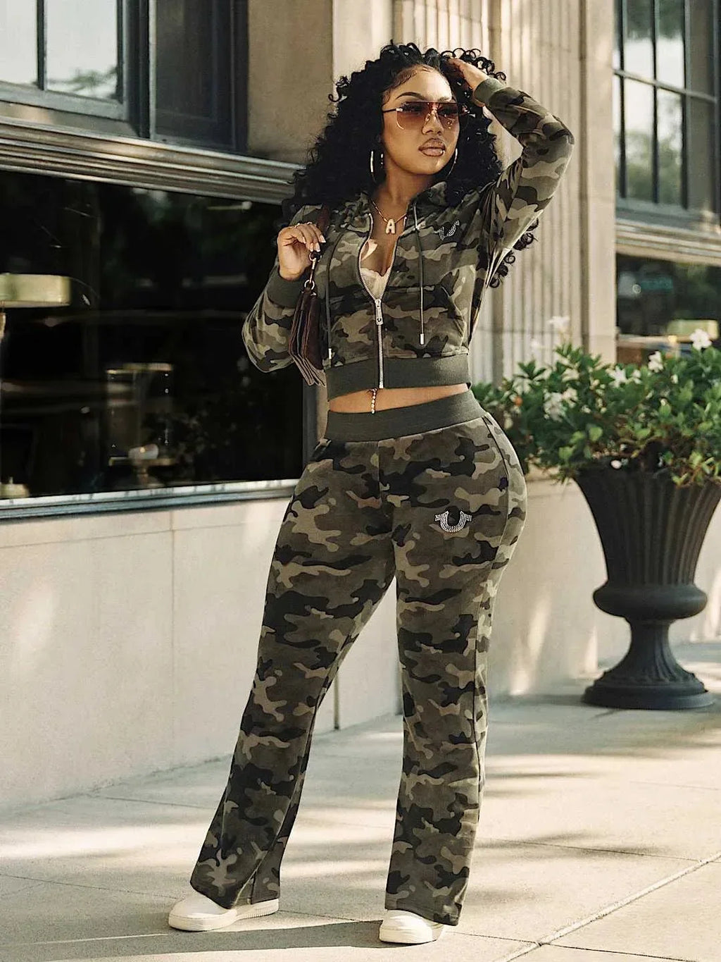 Ensemble velours camouflage raccourci pour femme