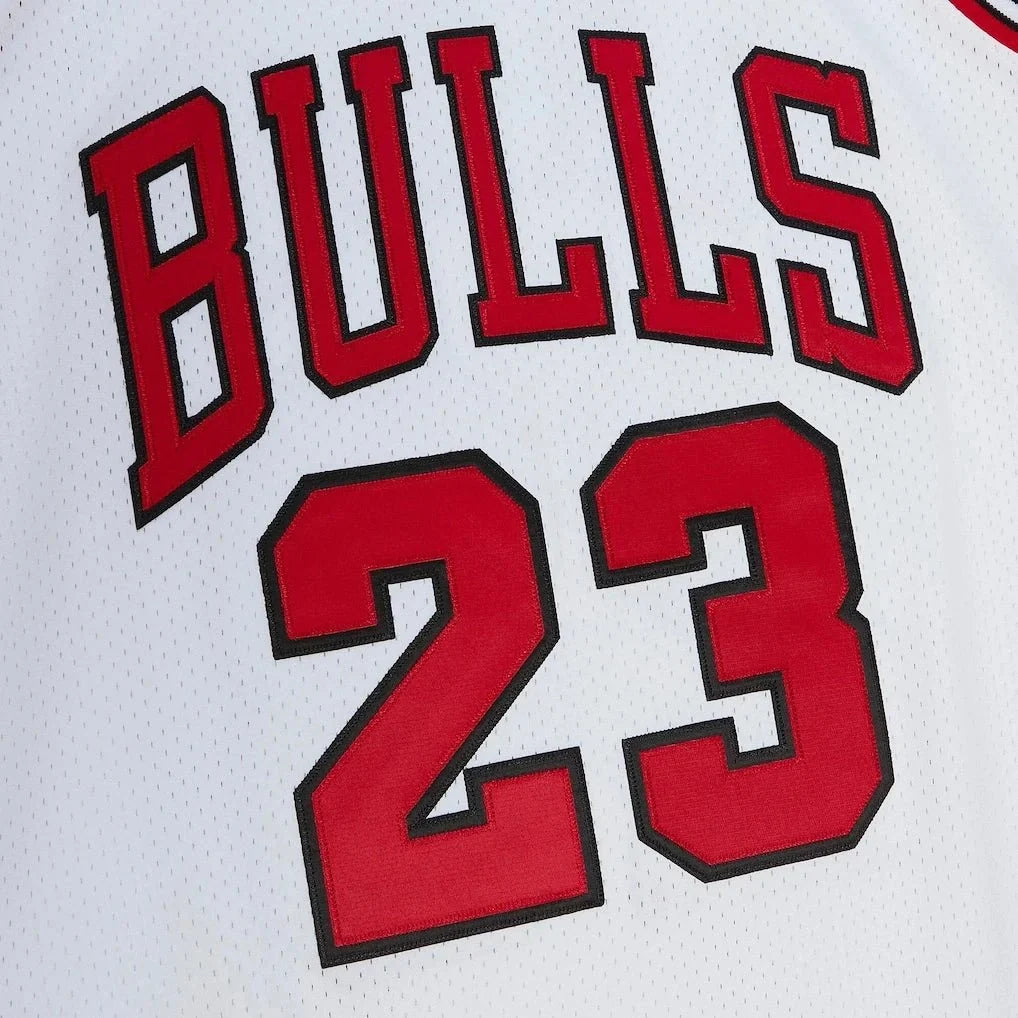 Maillot authentique Michael Jordan Chicago Bulls blanc domicile Finales NBA 1997-98