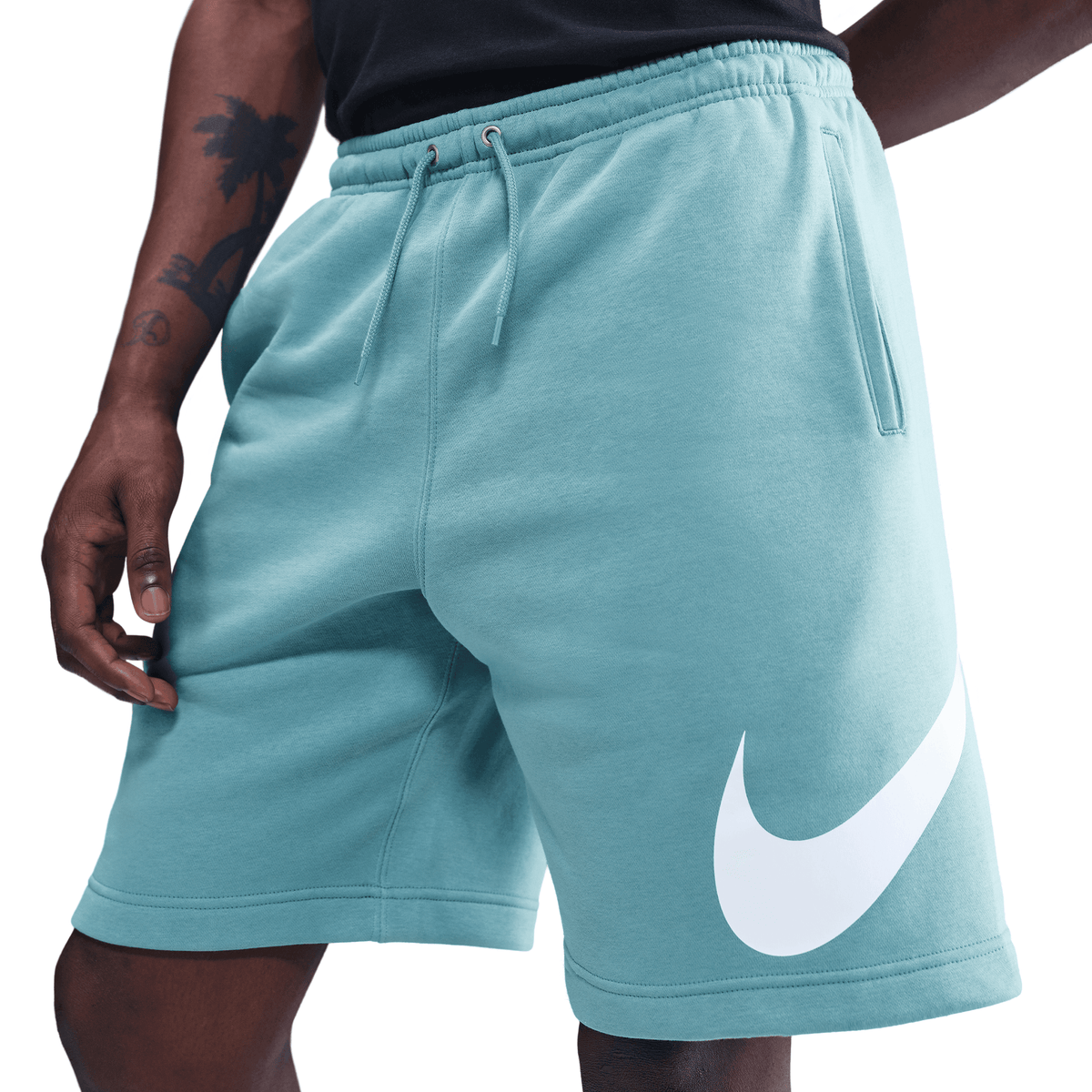 Conjunto de camiseta y shorts Nike Sportswear Swoosh para hombre