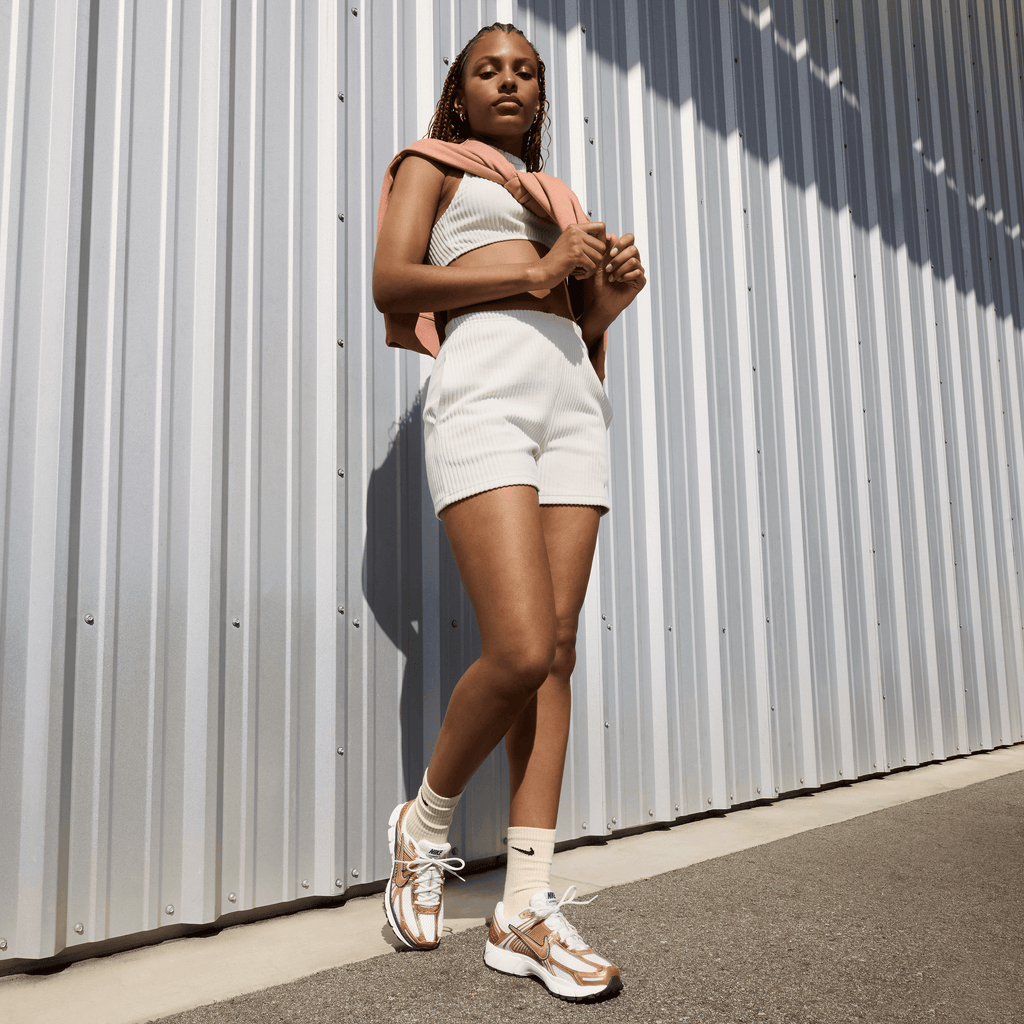Zoom Vomero 5 « Or métallique » pour femme