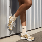 Zoom Vomero 5 « Or métallique » pour femme