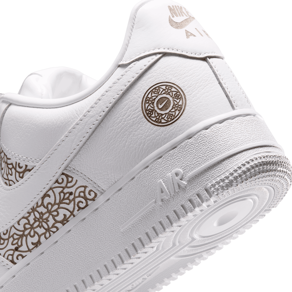 Men's Air Force 1 07 LV8 'Family Reunion'