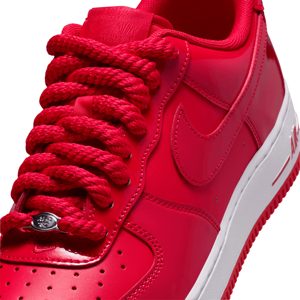 Baskets homme Air Force 1 07 LV8 « University Red »