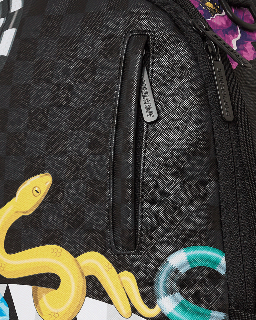Sac à dos Serpents sur un sac