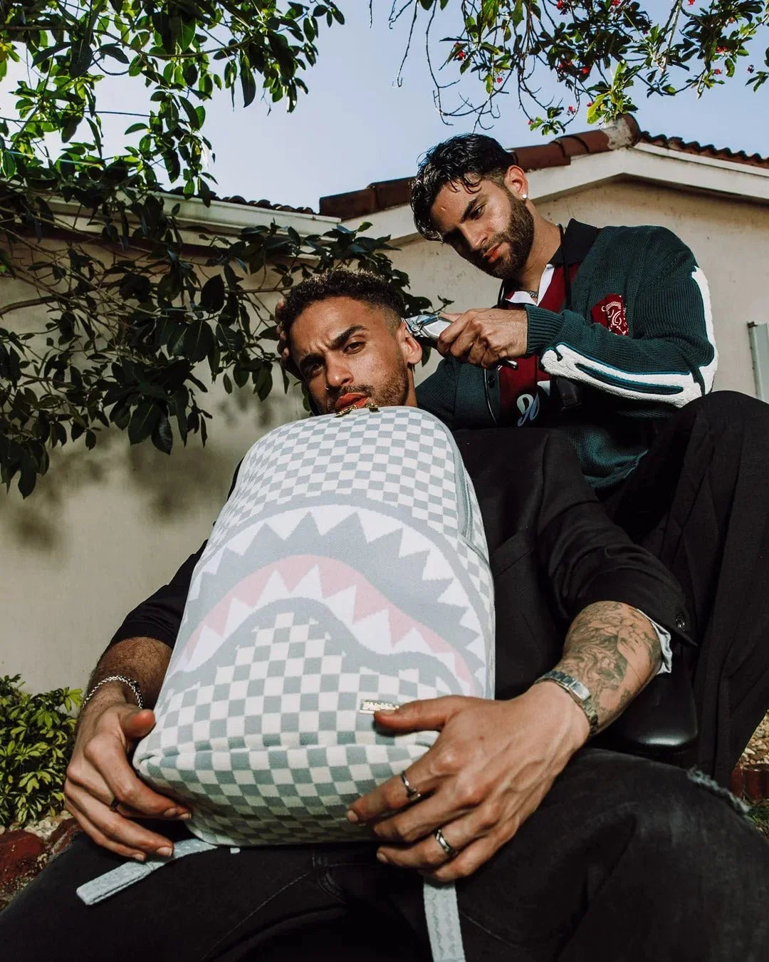 Mochila Dlx de punto con tiburones en París en color crema