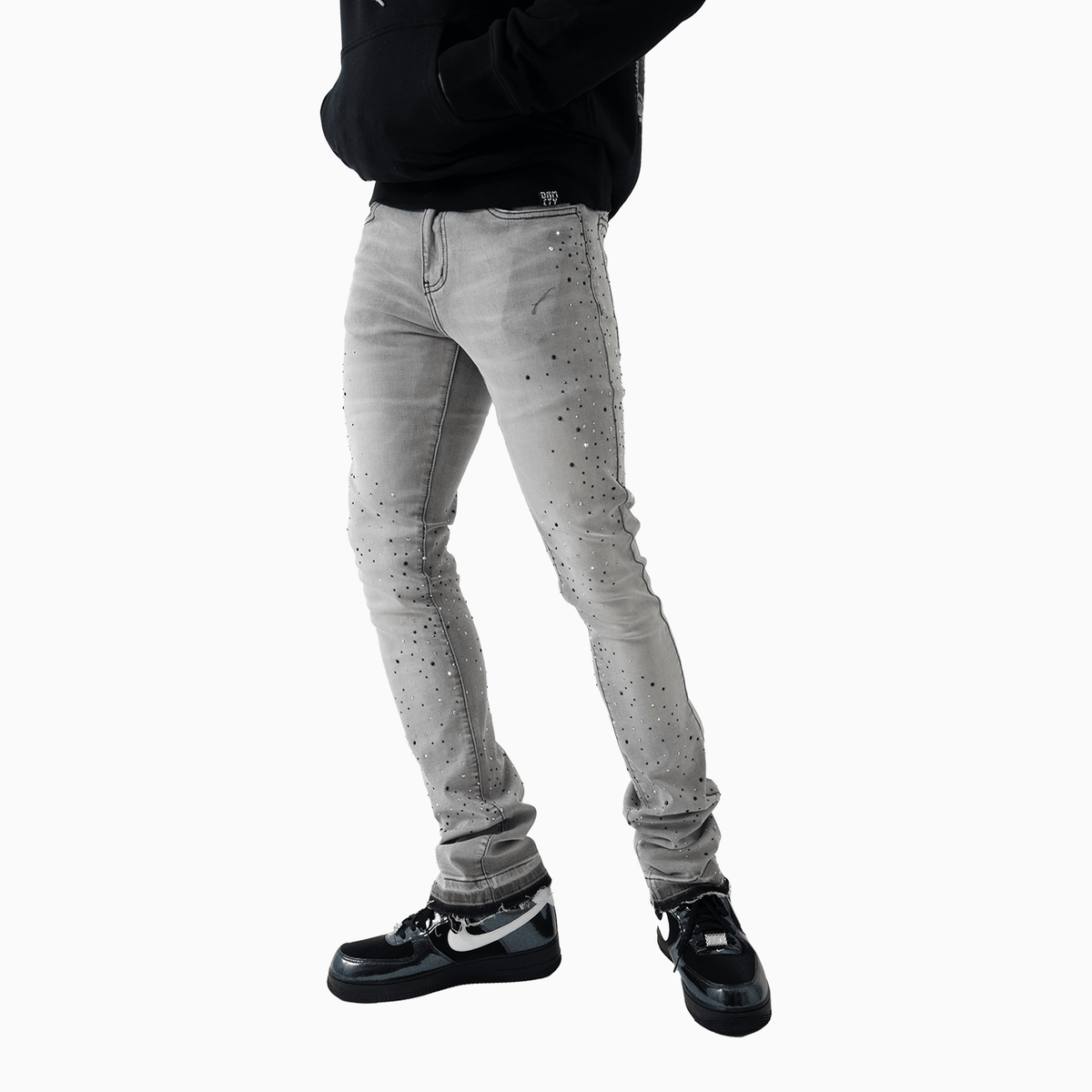 Pantalón vaquero para hombre con lavado a la piedra negra