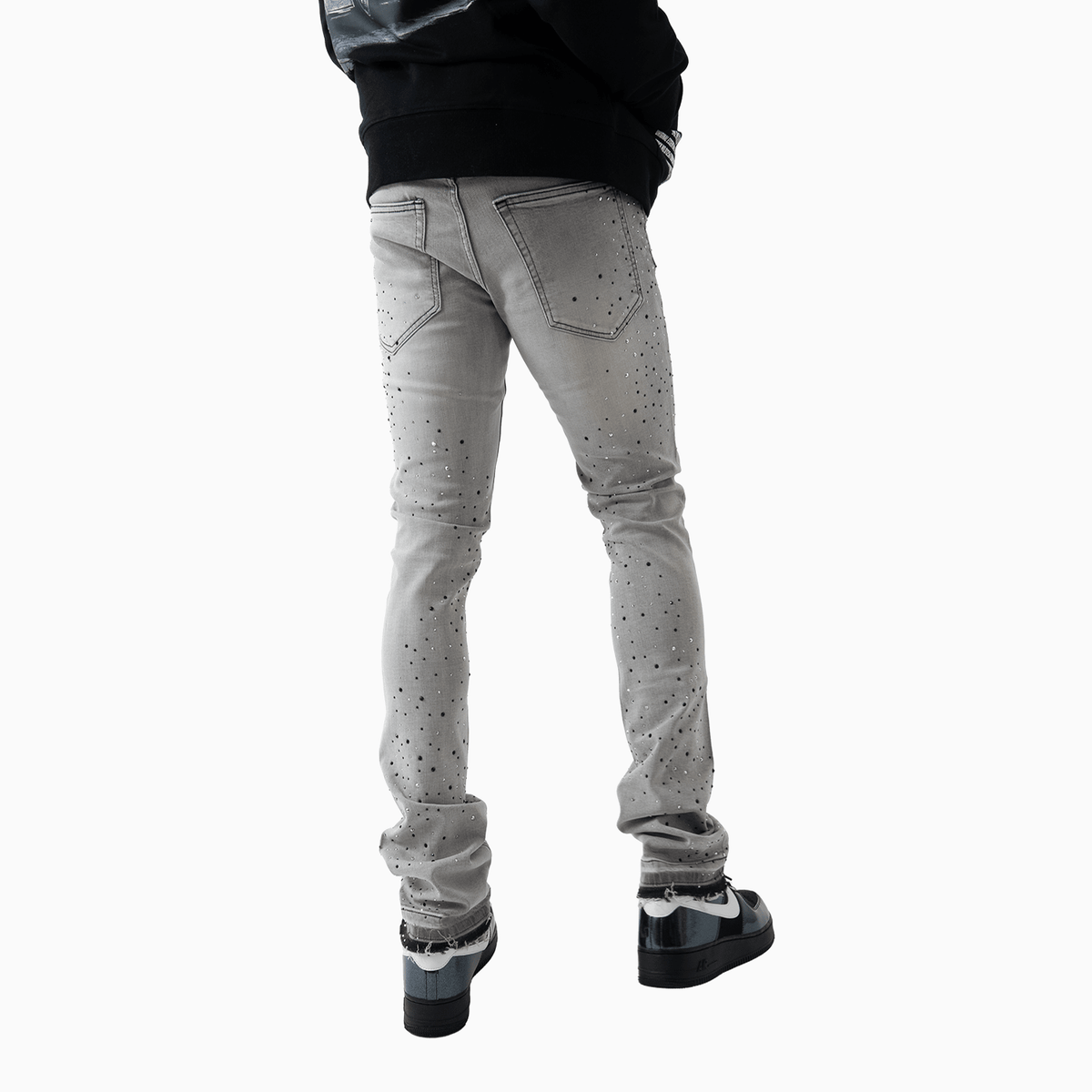 Pantalón vaquero para hombre con lavado a la piedra negra