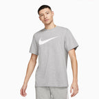 Conjunto de camiseta y shorts Nike Sportswear Swoosh para hombre