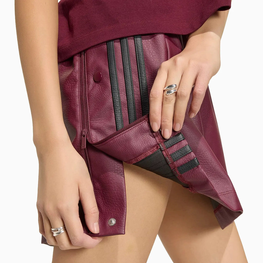 Tenue Adibreak en similicuir pour femme