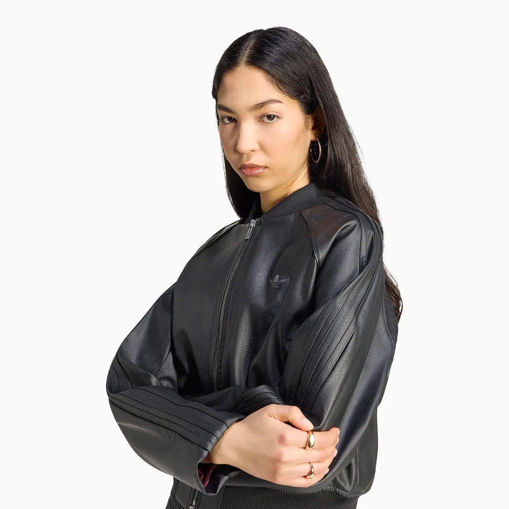 Tenue Adibreak en similicuir pour femme
