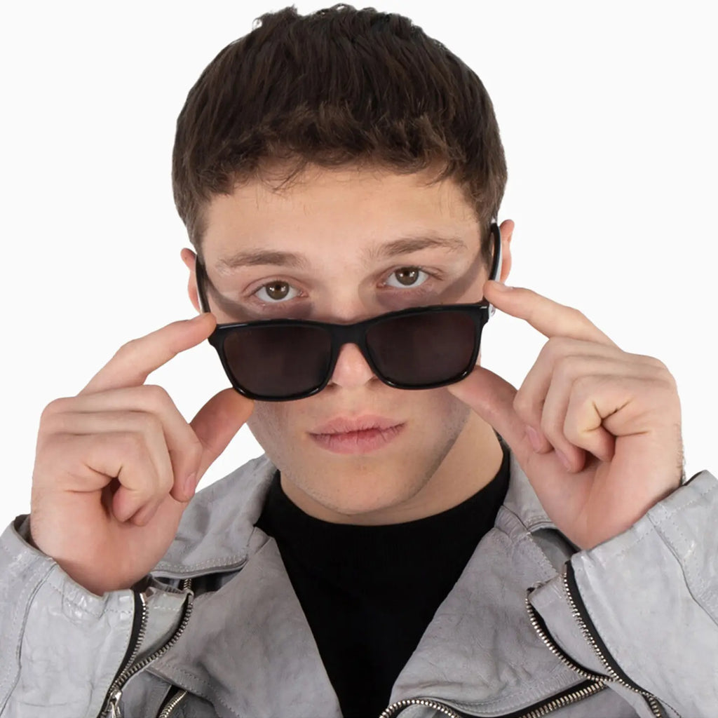Lunettes de soleil noires et grises Gucci pour hommes