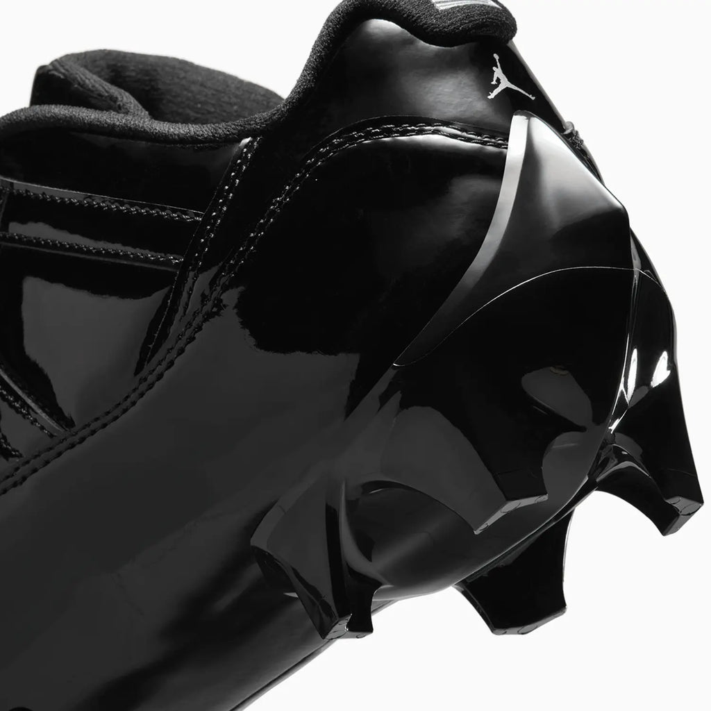 Botín con calas Jordan 11 Low TD para hombre 'Patent Black'