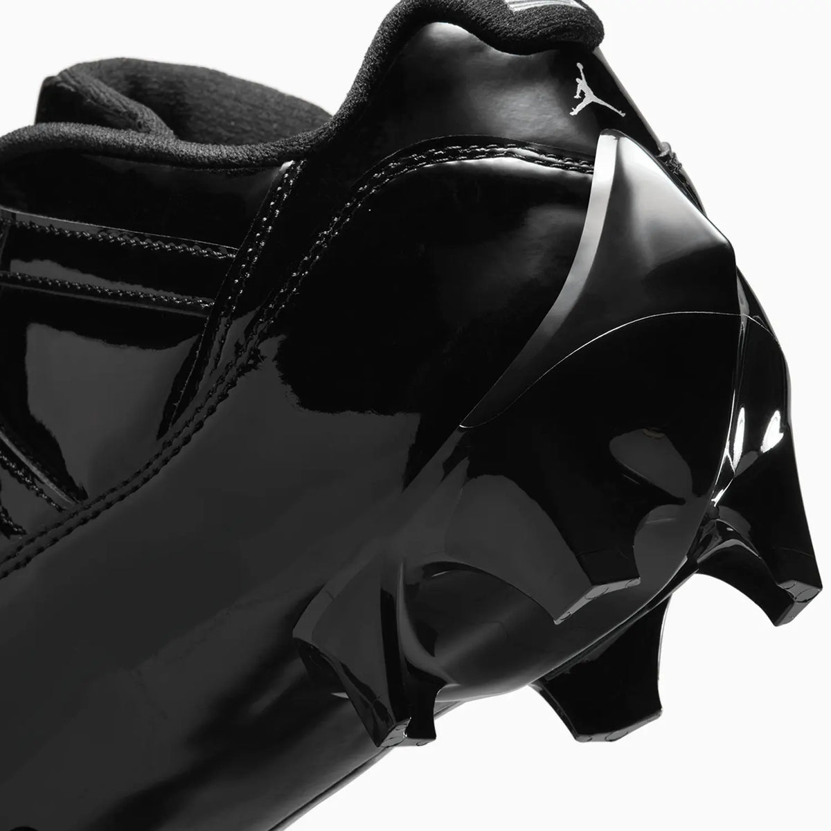 Botín con calas Jordan 11 Low TD para hombre 'Patent Black'