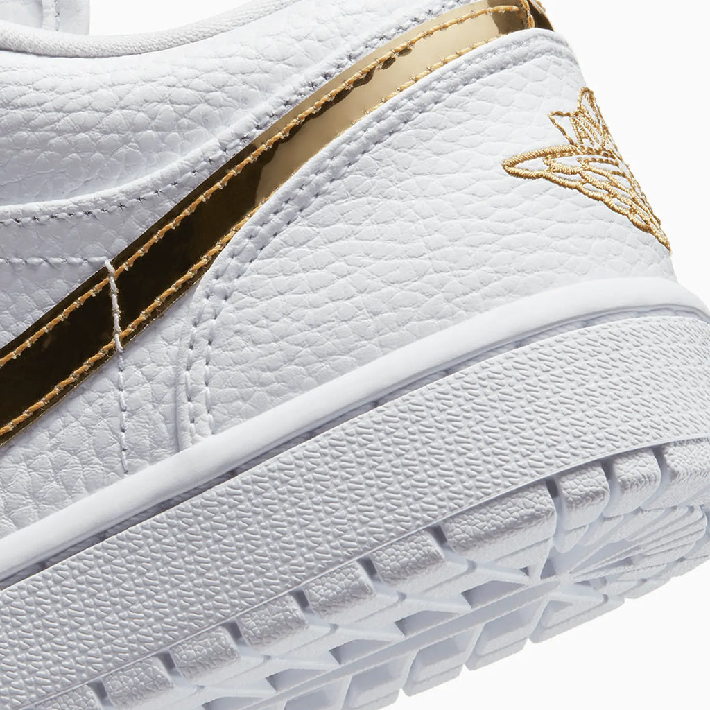 Air Jordan 1 Low SE pour Femme « White Metallic Gold »