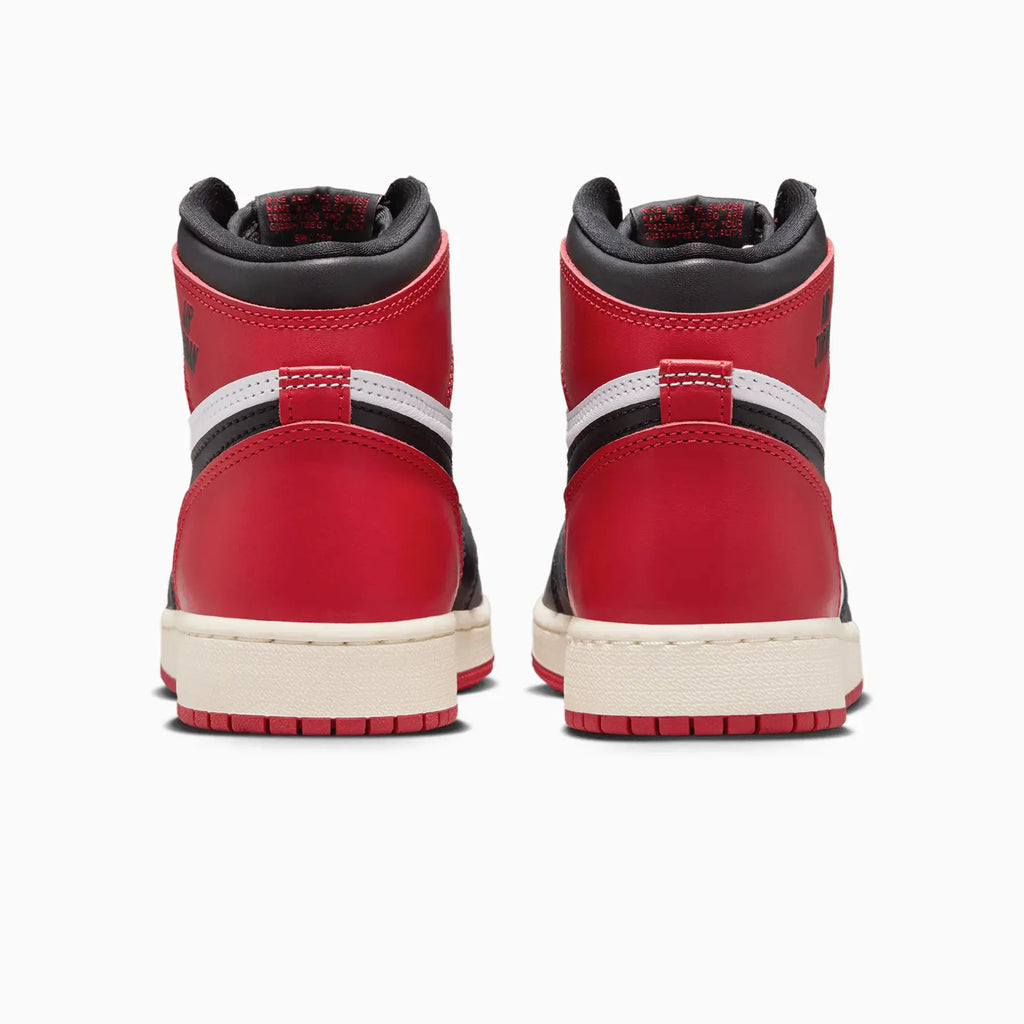 Kid's Air Jordan 1 High OG 'Black Toe Reimagined' para niños de primaria