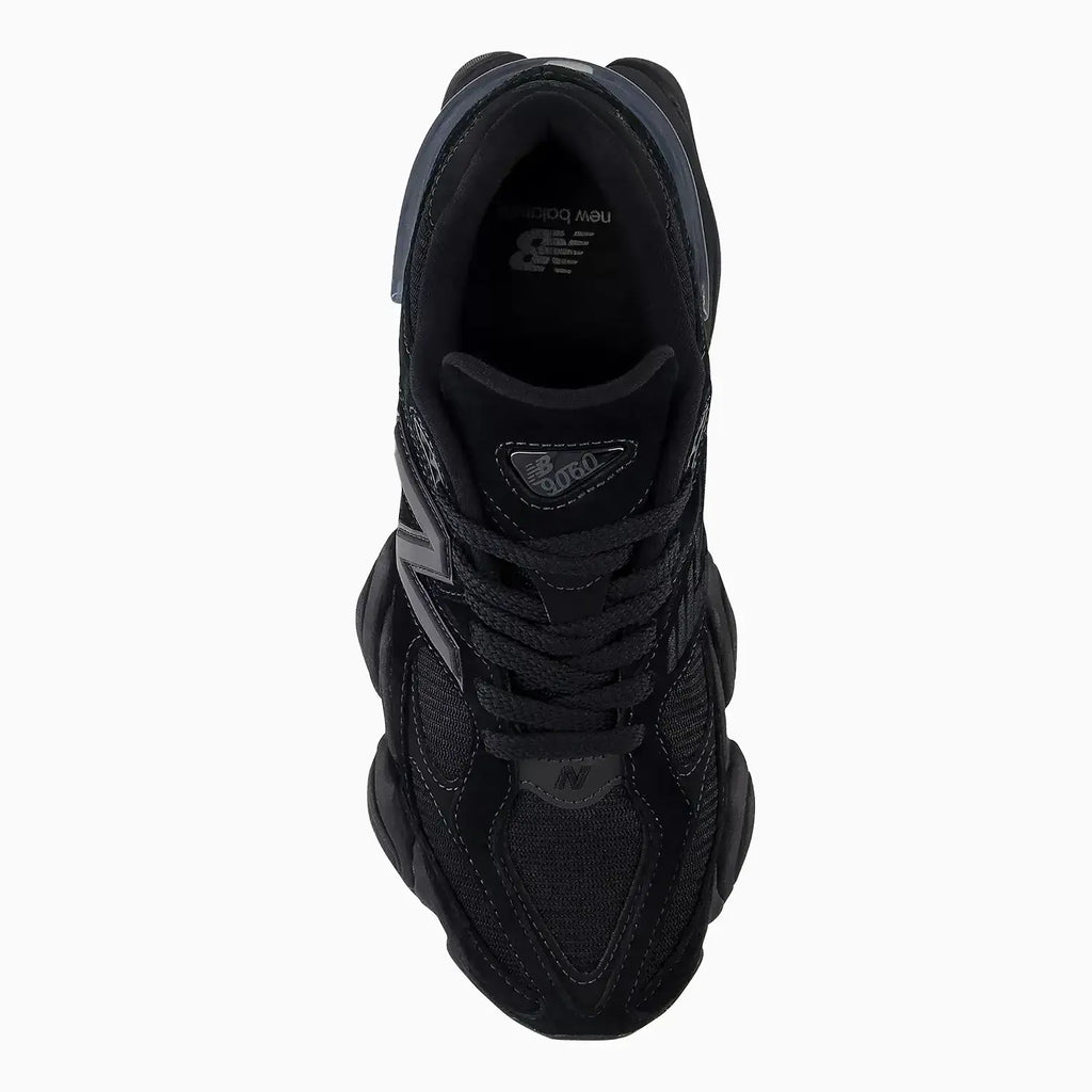 9060 « Triple Black »