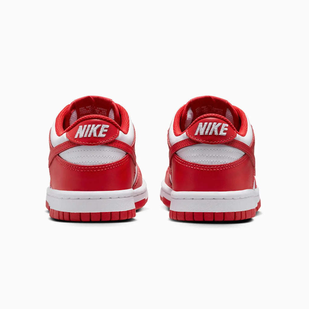 Dunk Low pour enfant « White University Red » (École primaire)