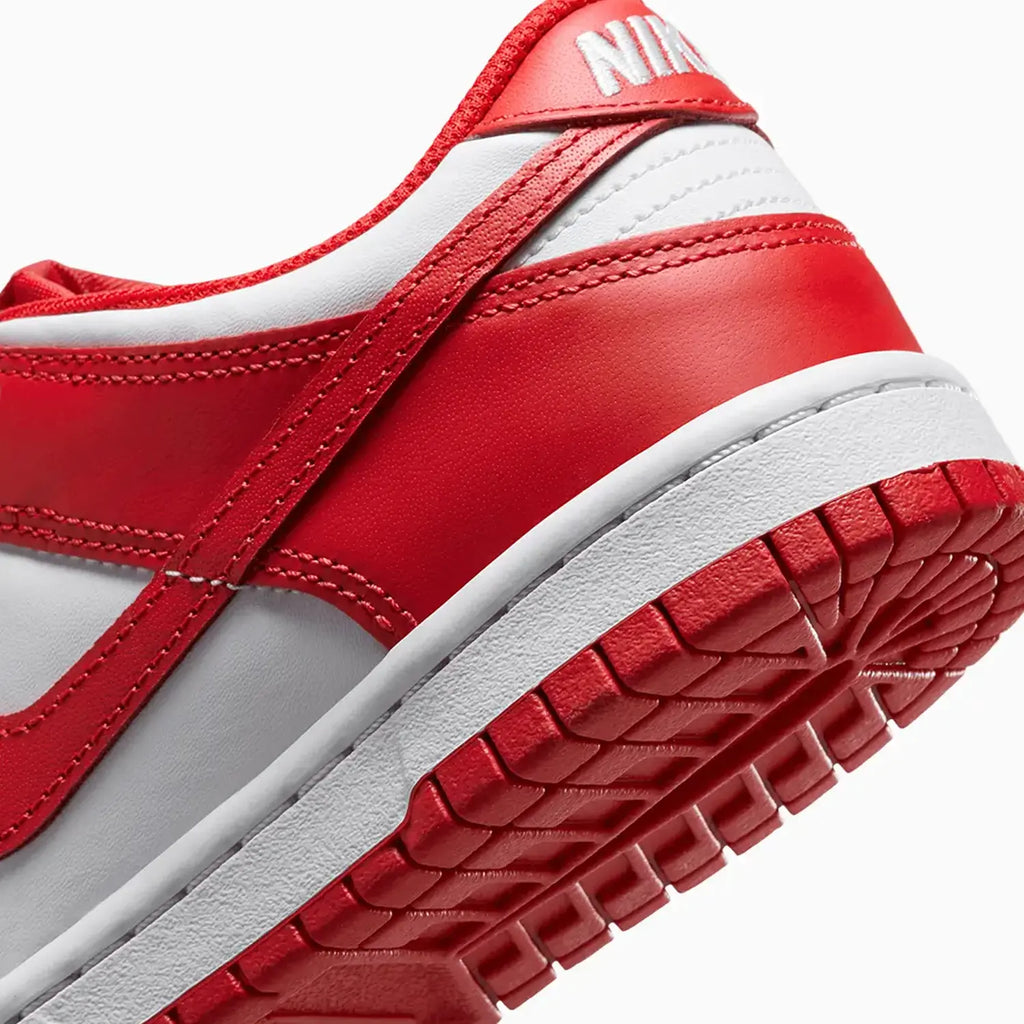 Dunk Low pour enfant « White University Red » (École primaire)