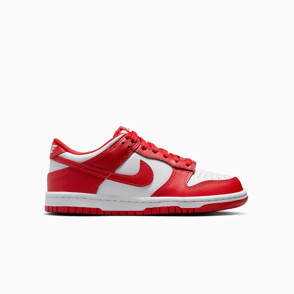 Dunk Low pour enfant « White University Red » (École primaire)