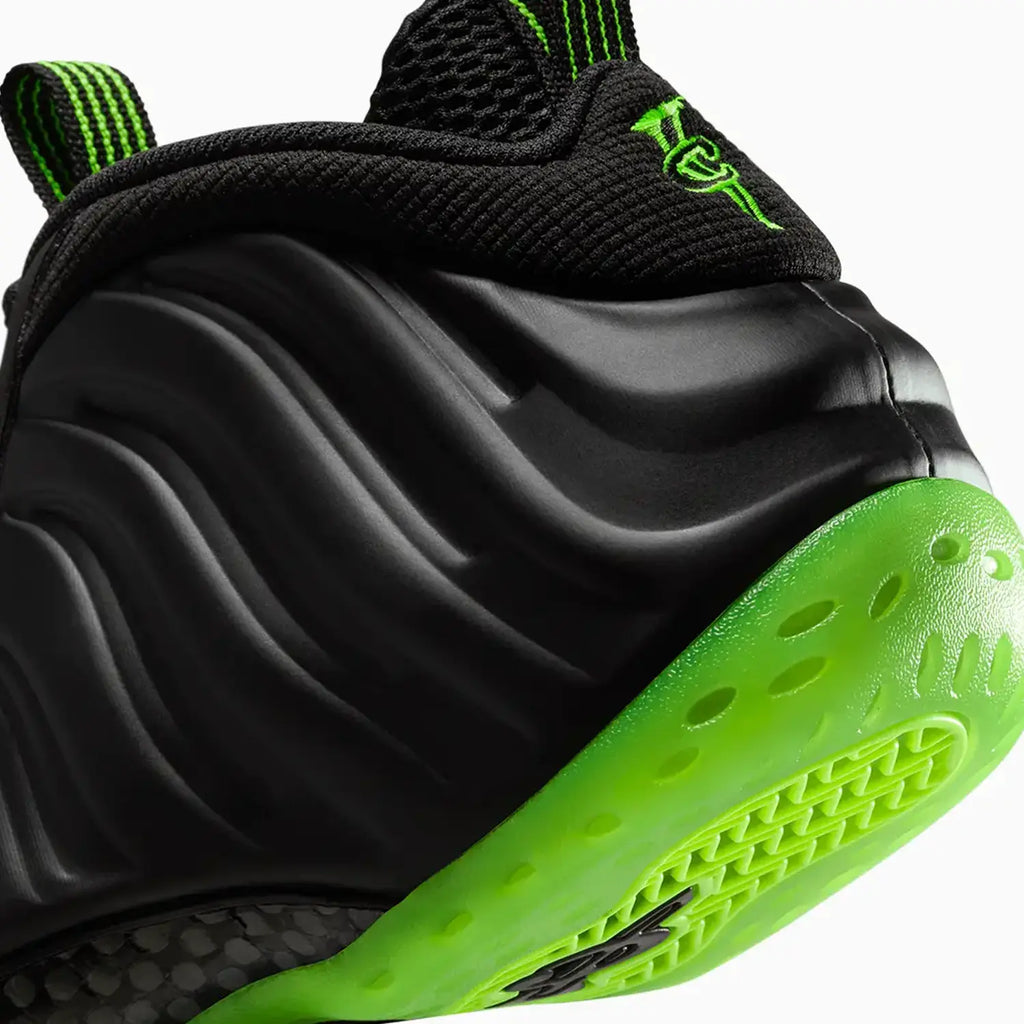 Homme Air Foamposite One « Black Volt »