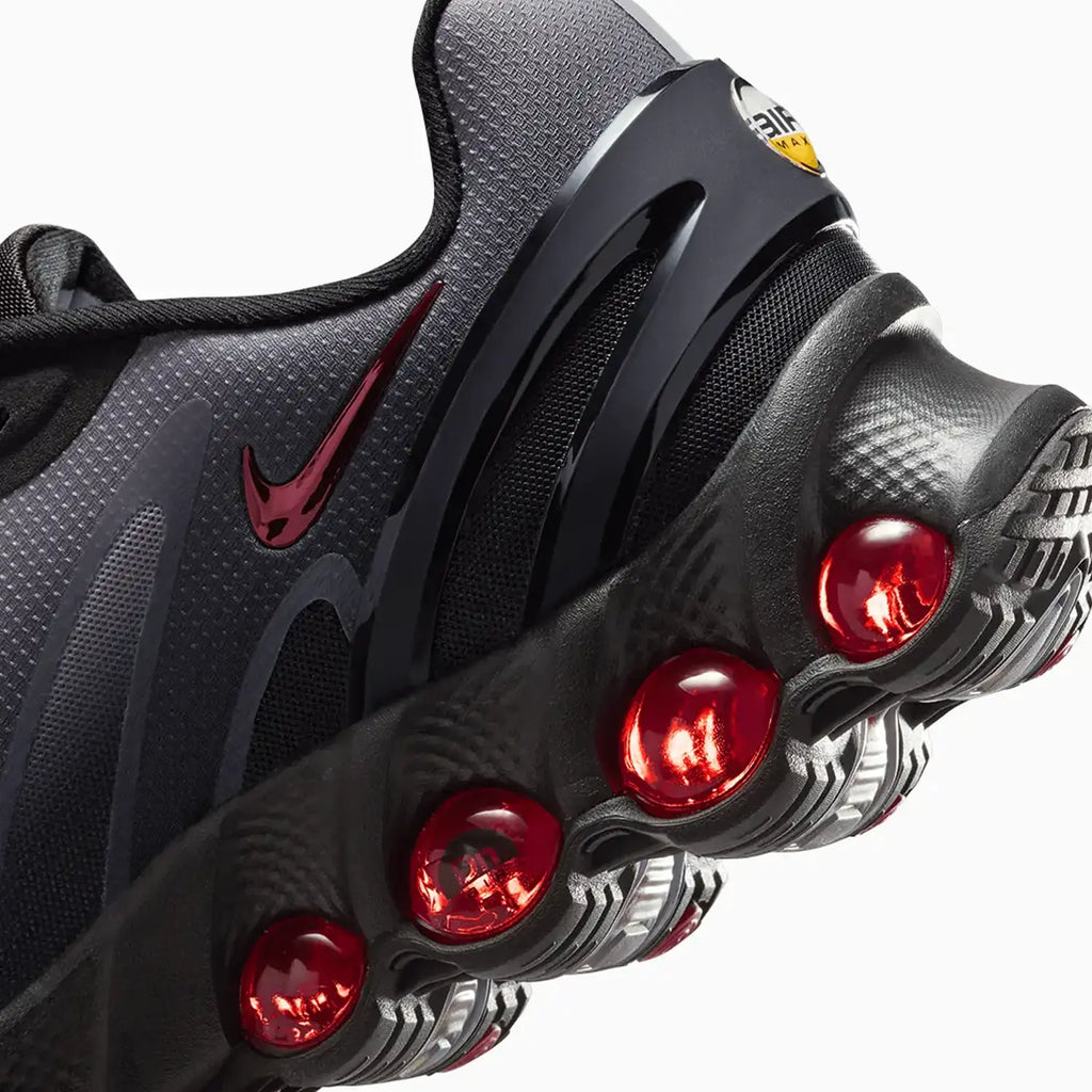 Air Max DN 8 pour homme 'Black Gym Red'