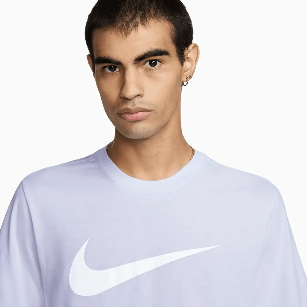 Atuendo deportivo Swoosh para hombre