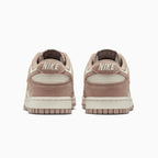 Dunk Low pour femme « Malt Gold Mini Swoosh »