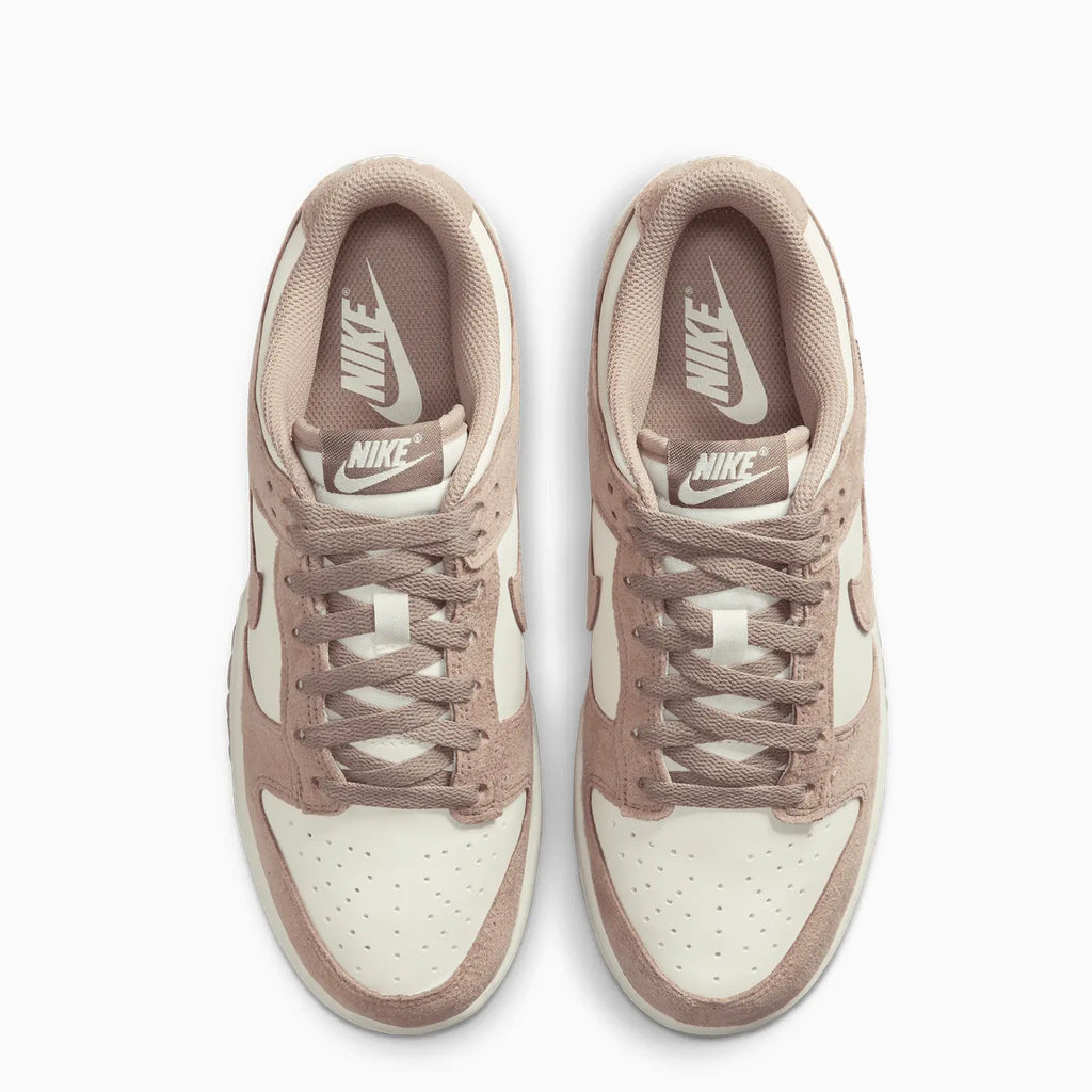 Dunk Low pour femme « Malt Gold Mini Swoosh »