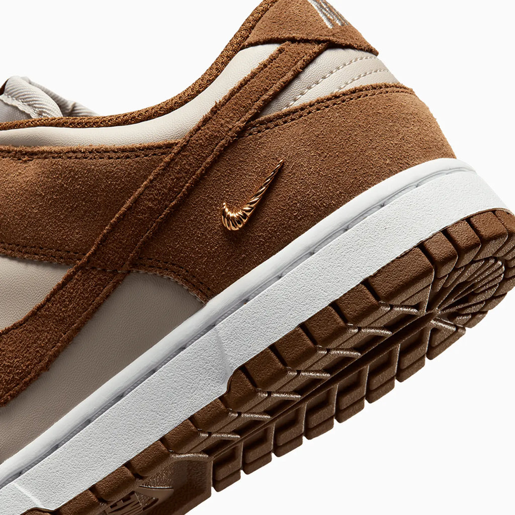 Dunk Low Suede Femme « Light British Tan Cream »