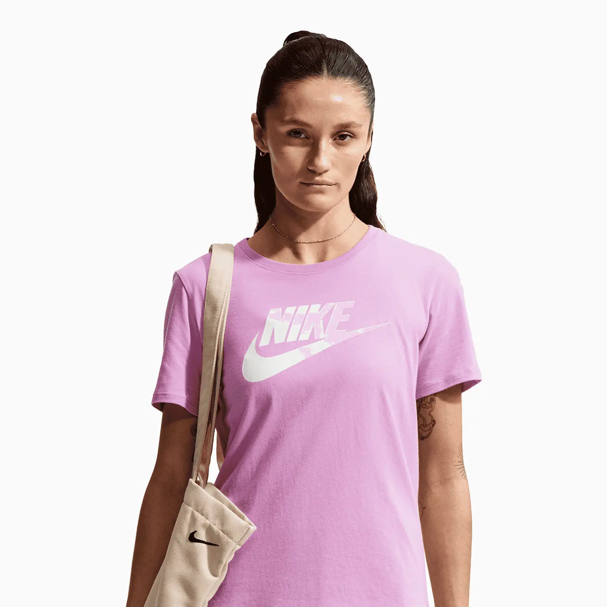 Women's Sportswear Club T-Shirt and Shorts Outfit