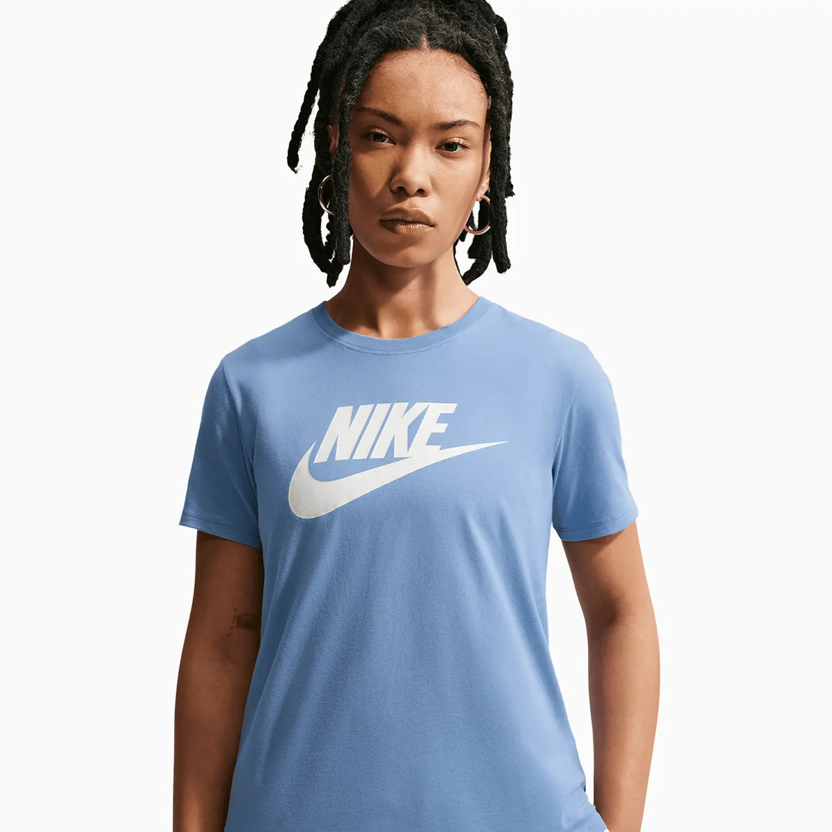 Women's Sportswear Essentials Outfit