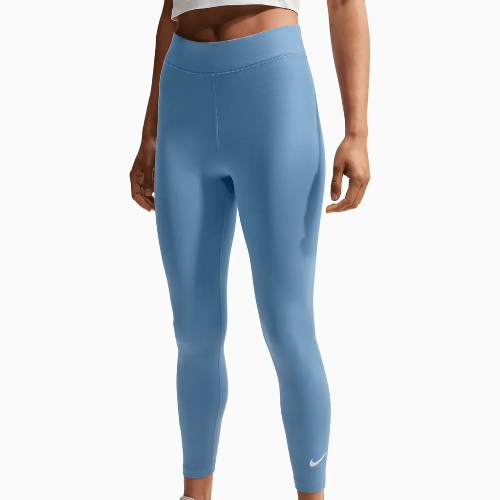 Women's Sportswear Essentials Outfit