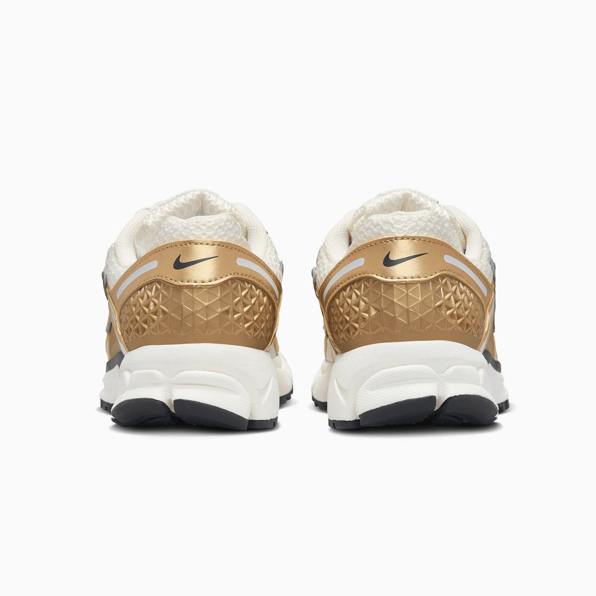 Zoom Vomero 5 « Or métallique » pour femme