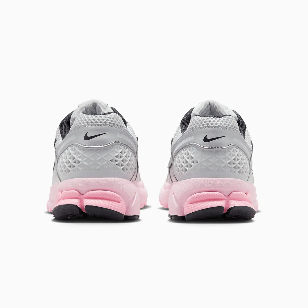 Zoom Vomero 5 pour femme « Photon Dust Pink Foam »
