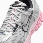 Zoom Vomero 5 pour femme « Photon Dust Pink Foam »