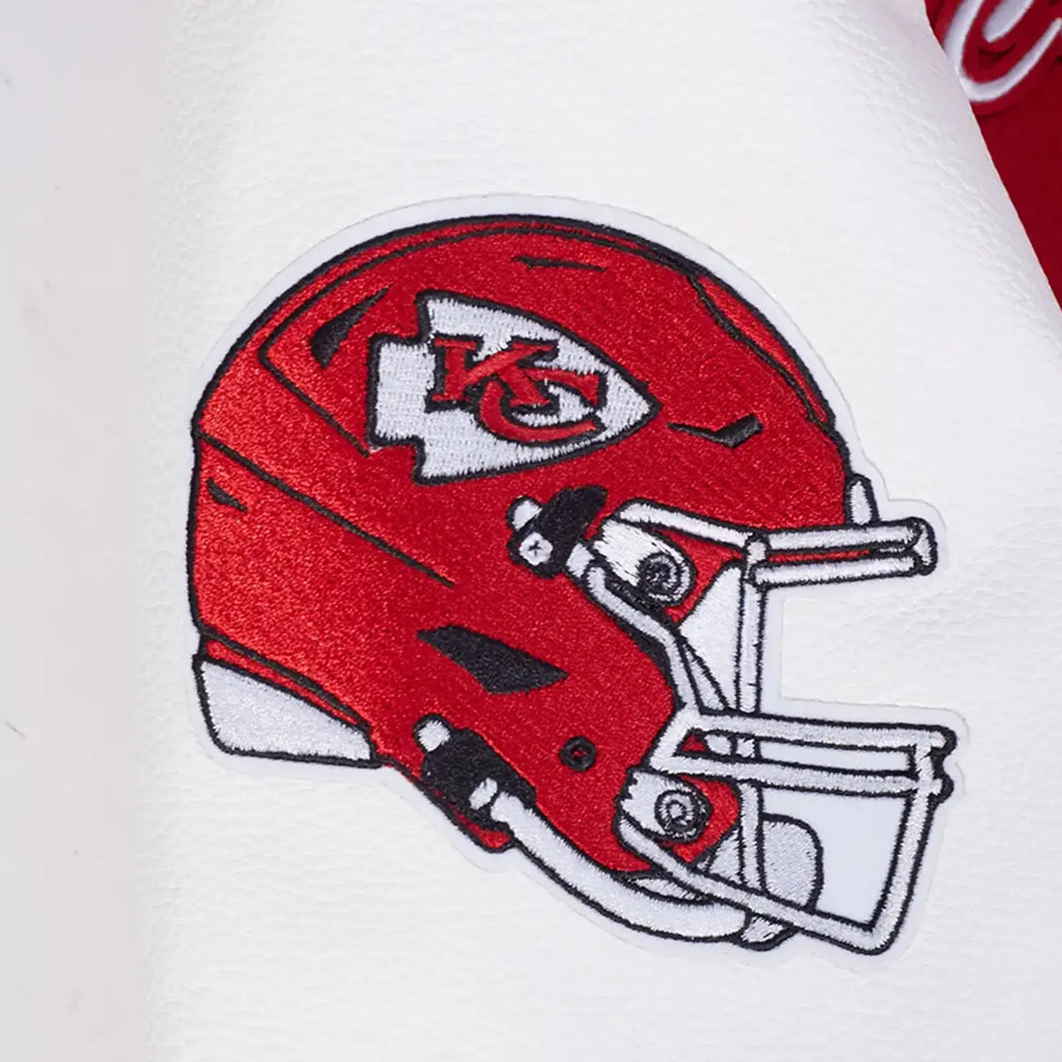Chaqueta universitaria de lana con cuello de canalé y escudo del equipo NFL Kansas City Chiefs para hombre