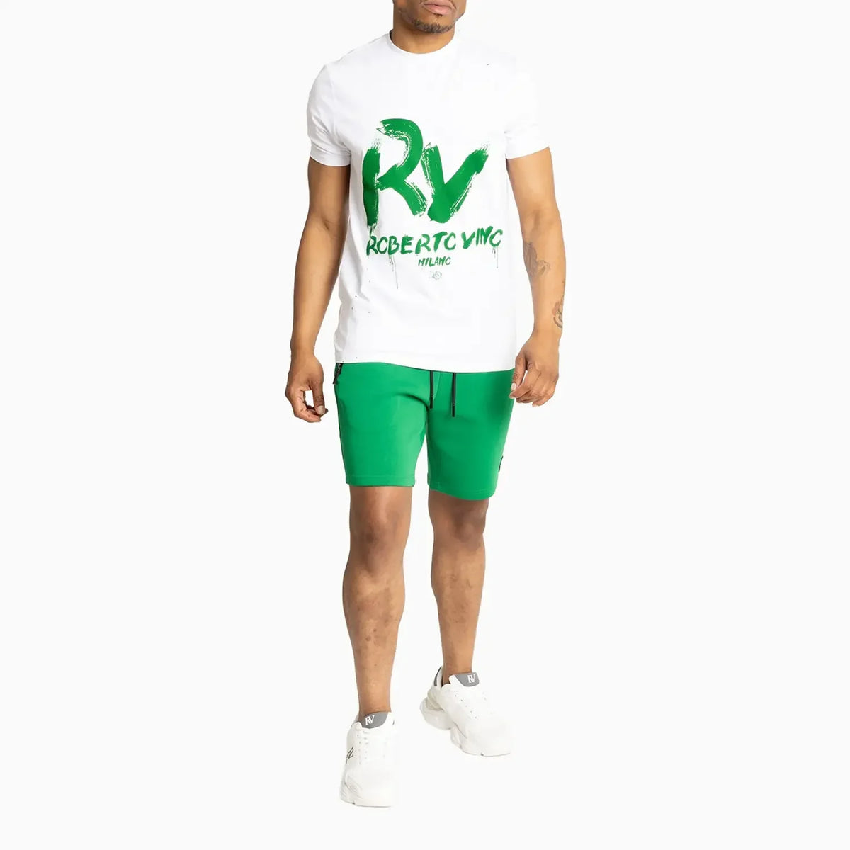 Conjunto de camiseta y pantalón corto esencial slim fit con RV frontal para hombre