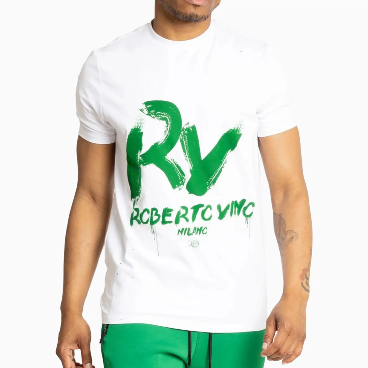 Conjunto de camiseta y pantalón corto esencial slim fit con RV frontal para hombre