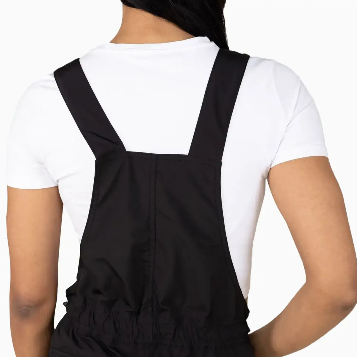 Combinaison-short coupe-vent utilitaire pour femme