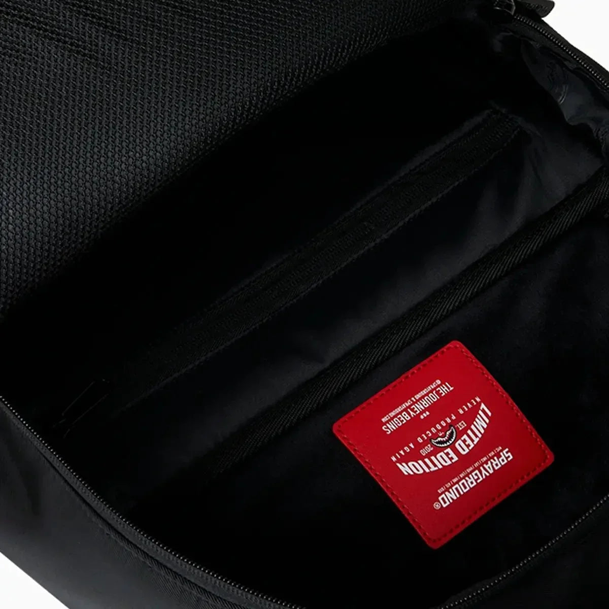 Mochila Shark Central Modo Fantasma