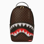 Mochila con Efecto Borroso de Tiburones en París