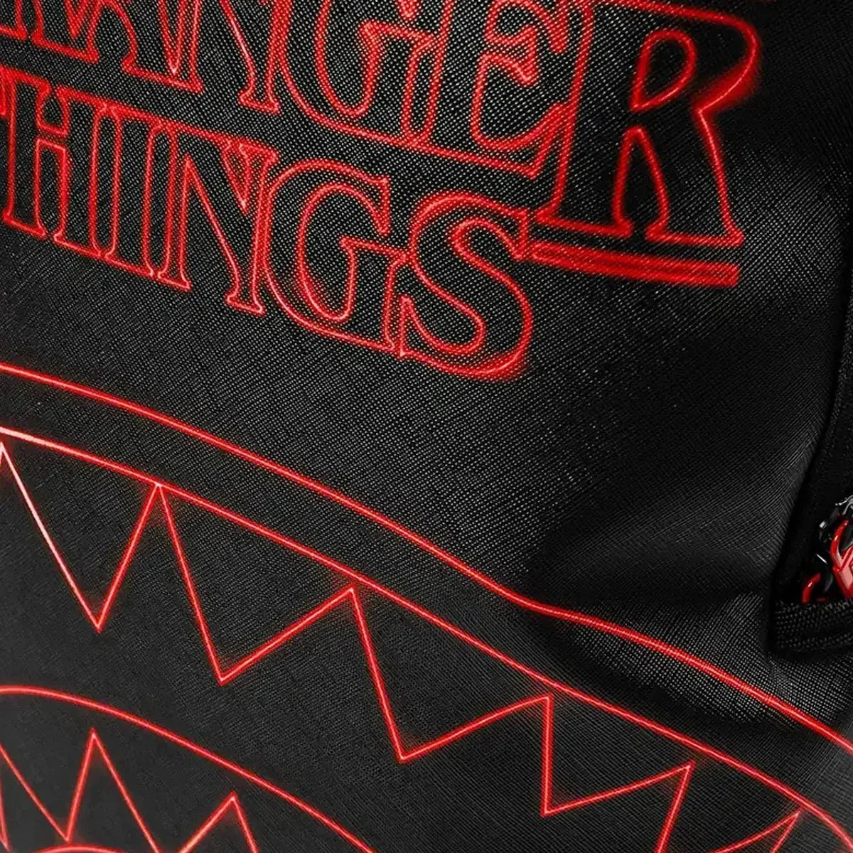 Mochila con el logo de Stranger Things