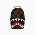 Ce grand sac à dos requin à carreaux