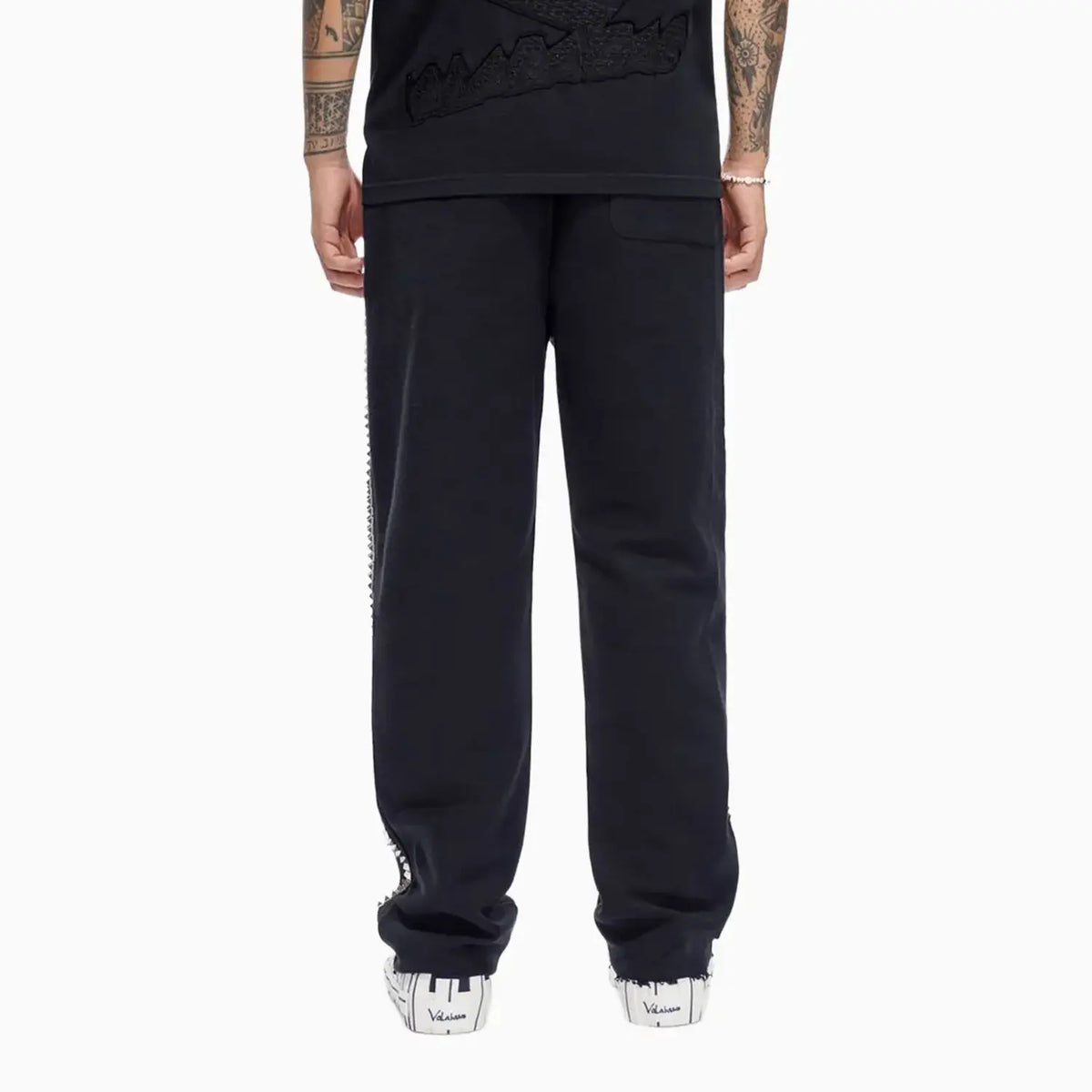 Men's Hand It Saturn Outfit